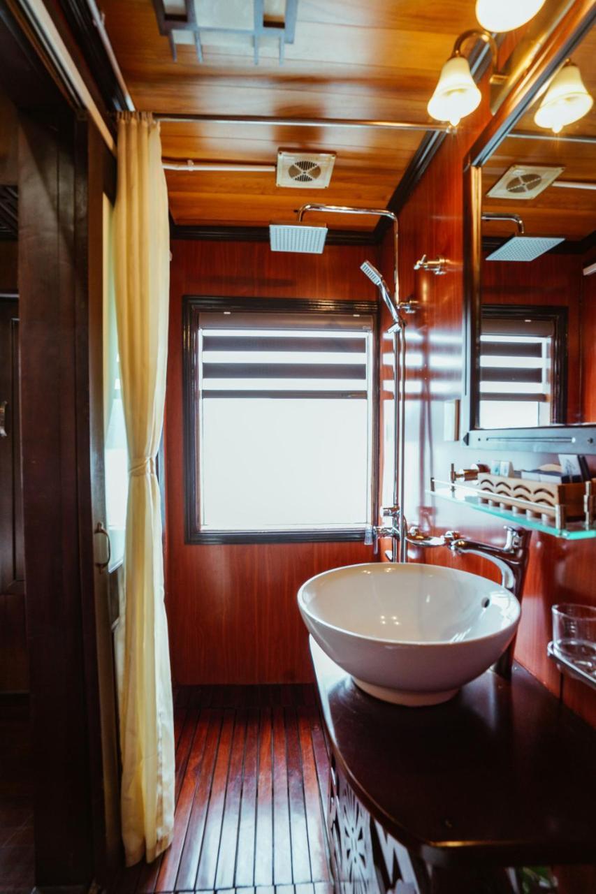 Renea Cruises Halong Hotel Ha Long Exterior foto
