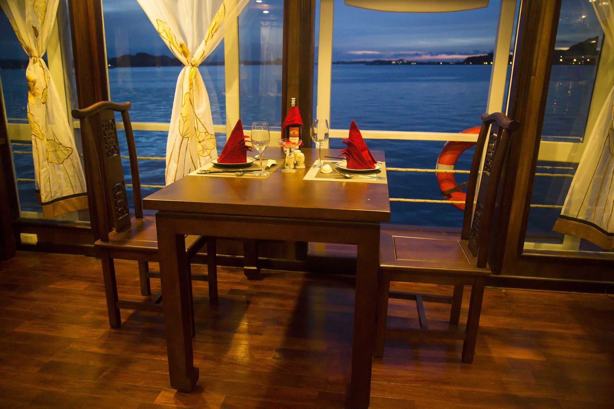 Renea Cruises Halong Hotel Ha Long Exterior foto